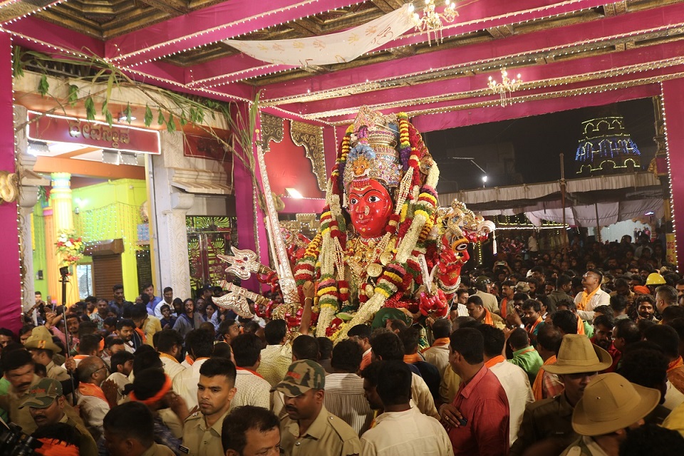 ಸಾಗರದ ಶ್ರೀ ಮಾರಿಕಾಂಬಾ ಜಾತ್ರೆಯಲ್ಲಿ ಜನಸಾಗರ, ದೇವರ ದರ್ಶನ ಪಡೆದ ಸಾವಿರಾರು ಭಕ್ತರು