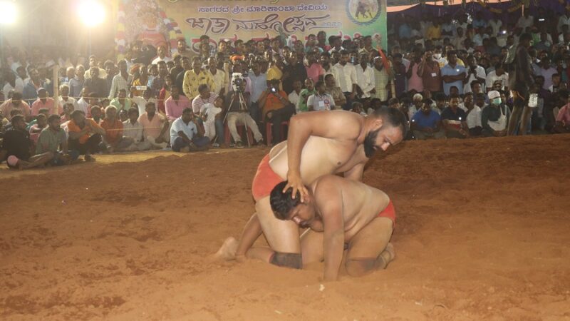 ರೋಚಕ ಹಣಾಹಣಿಯಿಂದ ಕೂಡಿದ ಕುಸ್ತಿ ಪಂದ್ಯಾವಳಿ, ಸಾಗರದ ಶ್ರೀ ಮಾರಿಕಾಂಬಾ ಜಾತ್ರೆ