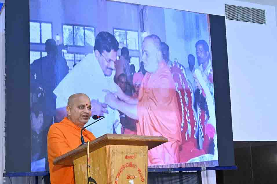 ಸಮಾಜಮುಖಿ ಸೇವೆಯಿಂದ ಬದುಕು ಸಾರ್ಥಕ