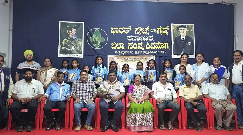 ಮಕ್ಕಳಿಗೆ ಸಮವಸ್ತ್ರ ವಿತರಿಸಿದ ರೋಟರಿ ಸೆಂಟ್ರಲ್ ಕ್ಲಬ್