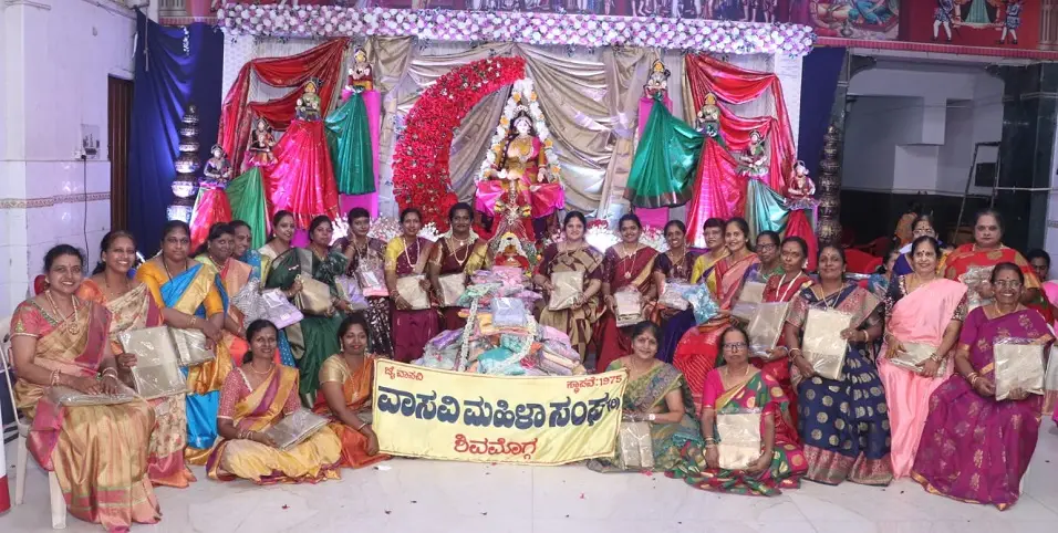 ಶ್ರೀ ಕನ್ನಿಕಾ ಪರಮೇಶ್ವರಿಗೆ 1008 ಸೀರೆಗಳಿಂದ ಲಲಿತಾ ಸಹಸ್ರನಾಮ ಪೂಜೆ