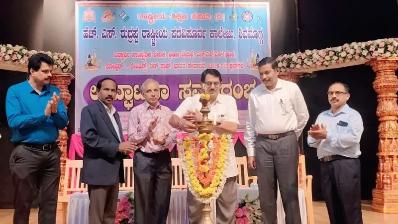 ವಿದ್ಯಾರ್ಥಿಗಳು ಅಧ್ಯಯನದಲ್ಲಿ ತೊಡಗಿಸಿಕೊಳ್ಳುವುದು ಅವಶ್ಯ