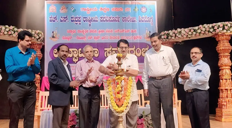 ವಿದ್ಯಾರ್ಥಿಗಳು ಅಧ್ಯಯನದಲ್ಲಿ ತೊಡಗಿಸಿಕೊಳ್ಳುವುದು ಅವಶ್ಯ