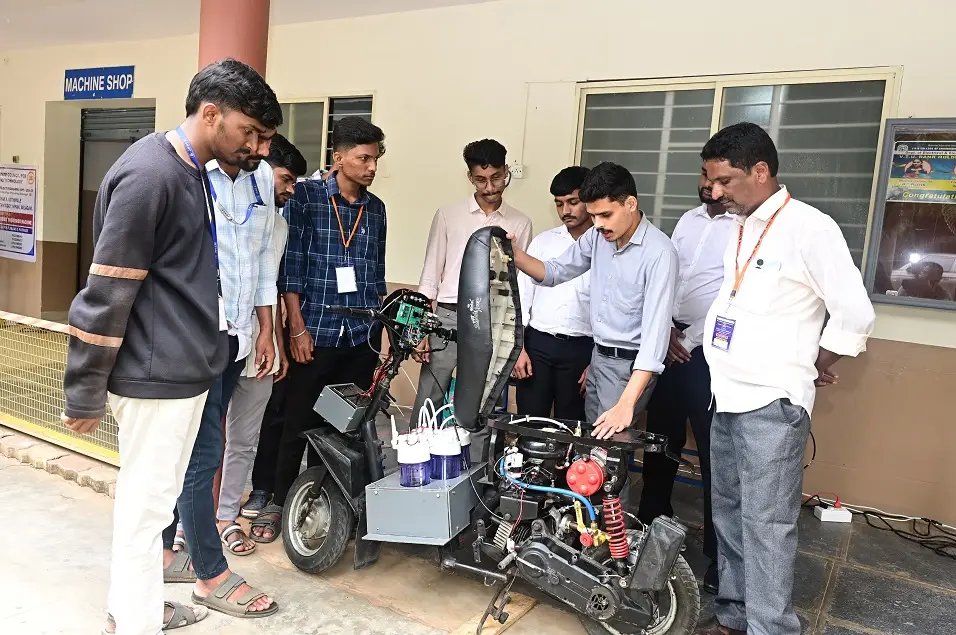 ಅನಾವರಣಗೊಂಡ ವೈವಿಧ್ಯ ಯೋಚನೆ, ಪ್ರಾತ್ಯಕ್ಷಿಕೆ ಪ್ರದರ್ಶನ