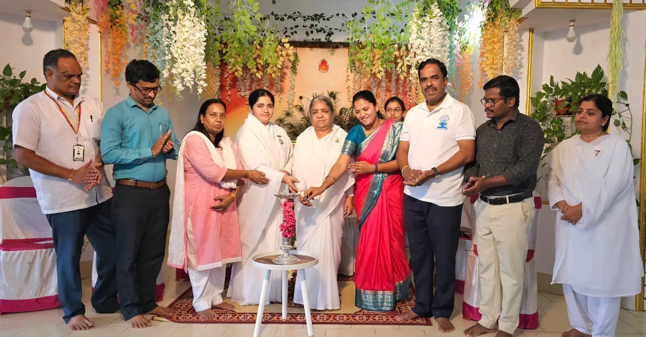 ವಿಶ್ವದ ಎಲ್ಲೆಡೆ ಆಧ್ಯಾತ್ಮದ ಕಾರ್ಯ