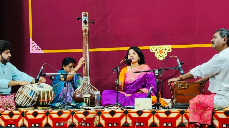 ನಿವೇದಿತಾ ವಿಕಾಸ್ ಅವರಿಂದ ಹಿಂದೂಸ್ತಾನಿ ಶಾಸ್ತ್ರೀಯ ಸಂಗೀತ